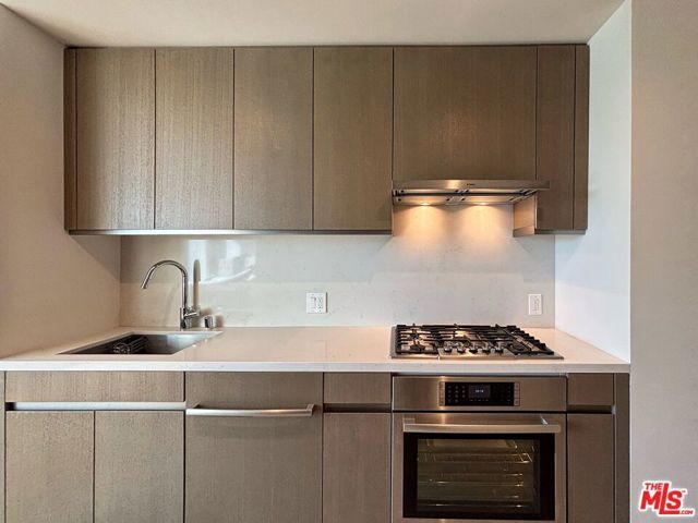 889 S Francisco St Street 2305, Los Angeles, CA 90017