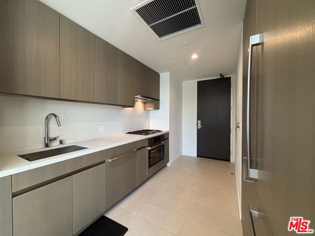 889 S Francisco St Street 2305, Los Angeles, CA 90017