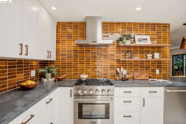 1085 Brookwood Road, Oakland, CA 94610