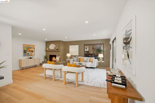 1085 Brookwood Road, Oakland, CA 94610