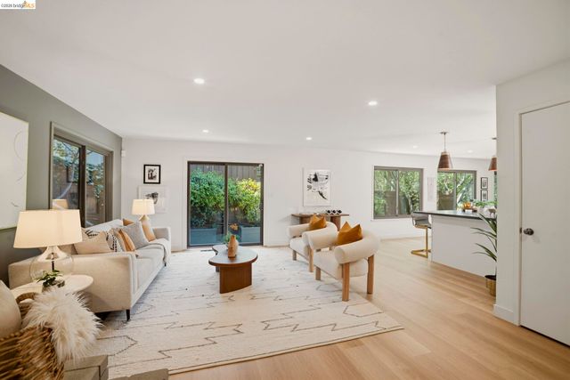 1085 Brookwood Road, Oakland, CA 94610
