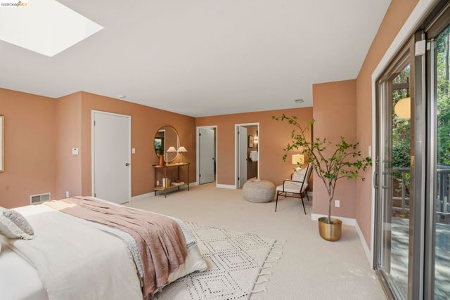 1085 Brookwood Road, Oakland, CA 94610