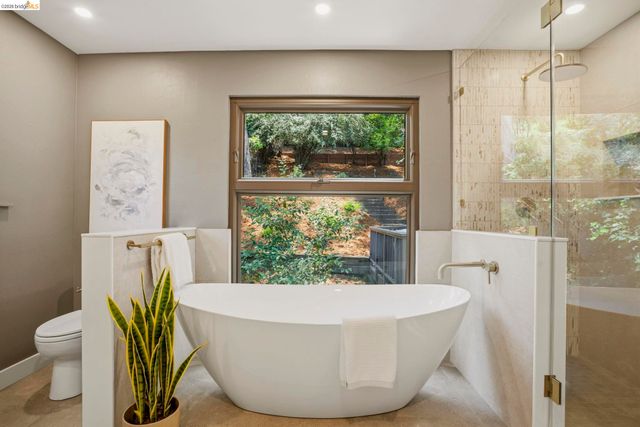 1085 Brookwood Road, Oakland, CA 94610