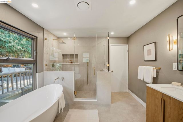 1085 Brookwood Road, Oakland, CA 94610