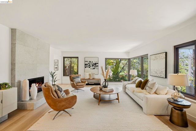 1085 Brookwood Road, Oakland, CA 94610