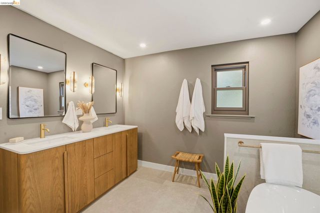 1085 Brookwood Road, Oakland, CA 94610