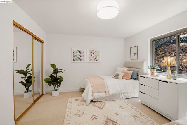 1085 Brookwood Road, Oakland, CA 94610