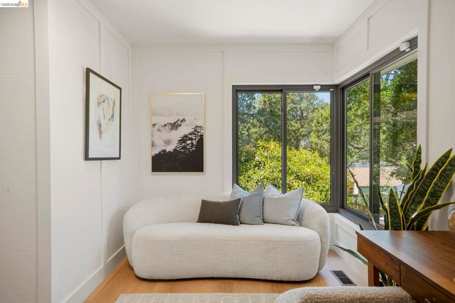 1085 Brookwood Road, Oakland, CA 94610