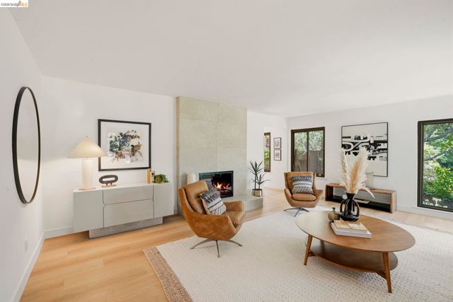 1085 Brookwood Road, Oakland, CA 94610