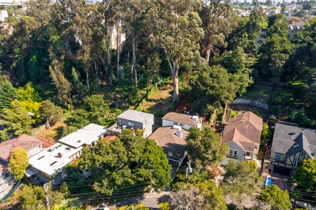 1085 Brookwood Road, Oakland, CA 94610