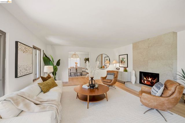 1085 Brookwood Road, Oakland, CA 94610