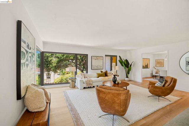 1085 Brookwood Road, Oakland, CA 94610
