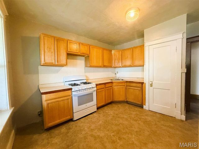 3332 Aubert Avenue, St Louis, MO 63115