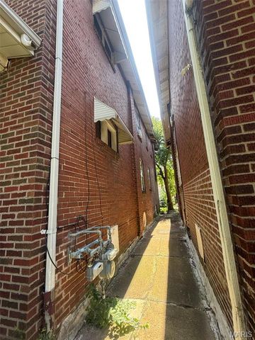 3332 Aubert Avenue, St Louis, MO 63115