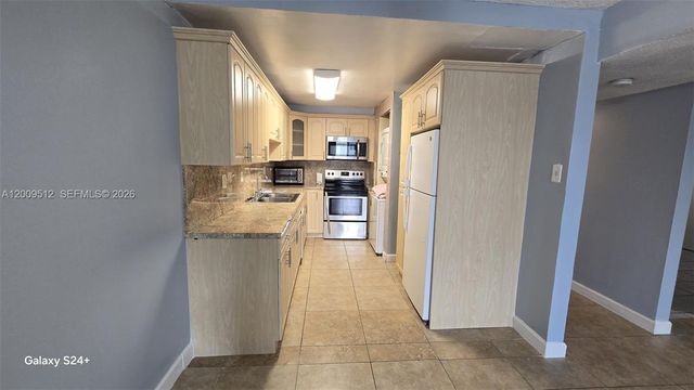 10090 NW 80th Ct 1406, Hialeah Gardens, FL 33016