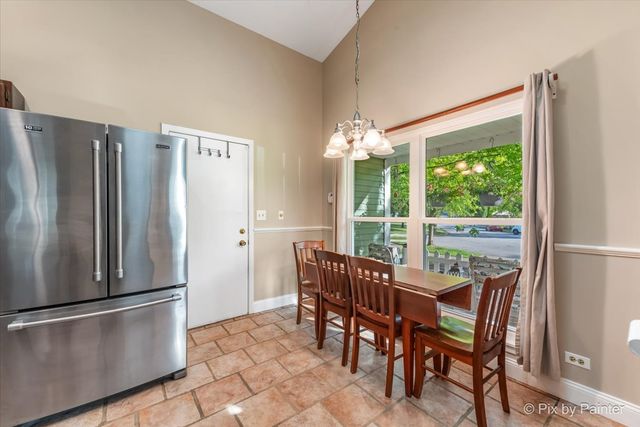417 Bayview Avenue, Naperville, IL 60565