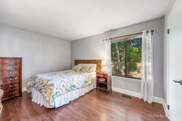 417 Bayview Avenue, Naperville, IL 60565