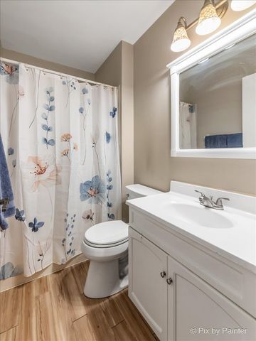 417 Bayview Avenue, Naperville, IL 60565