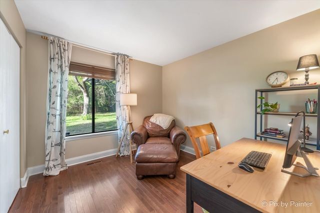 417 Bayview Avenue, Naperville, IL 60565