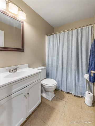 417 Bayview Avenue, Naperville, IL 60565