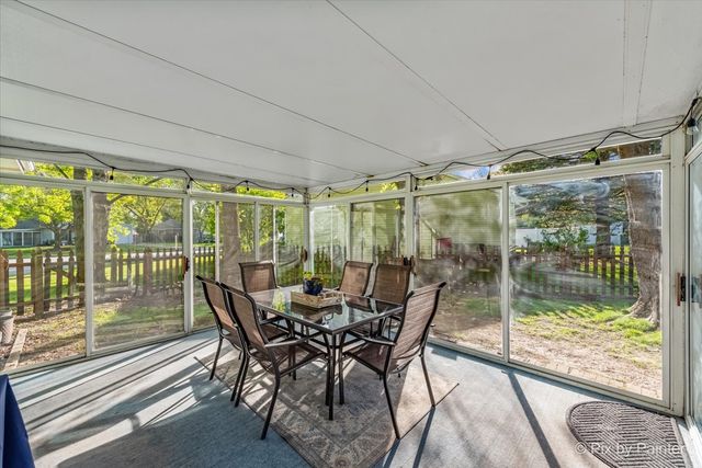 417 Bayview Avenue, Naperville, IL 60565