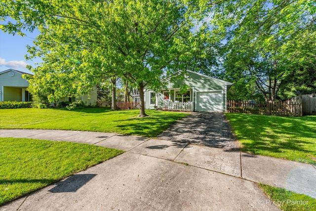 417 Bayview Avenue, Naperville, IL 60565