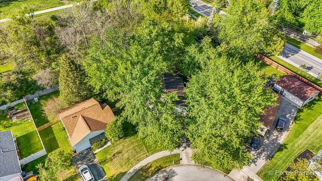 417 Bayview Avenue, Naperville, IL 60565