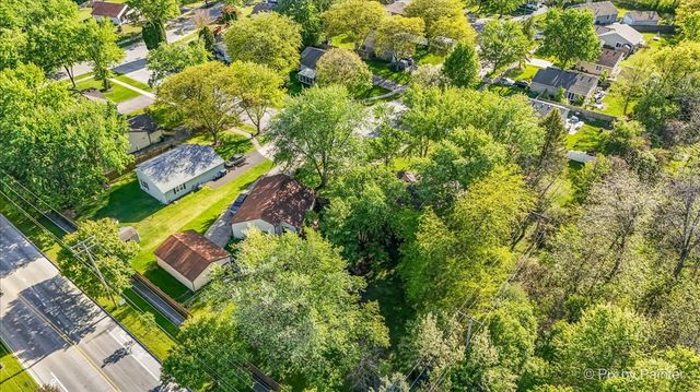 417 Bayview Avenue, Naperville, IL 60565