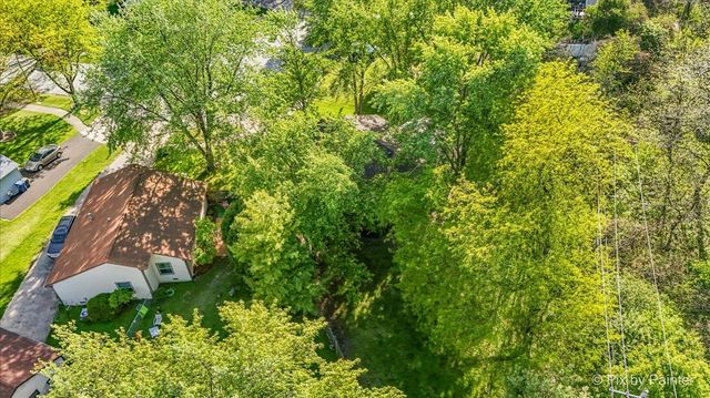 417 Bayview Avenue, Naperville, IL 60565