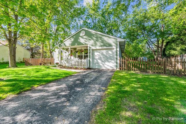 417 Bayview Avenue, Naperville, IL 60565