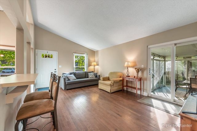 417 Bayview Avenue, Naperville, IL 60565
