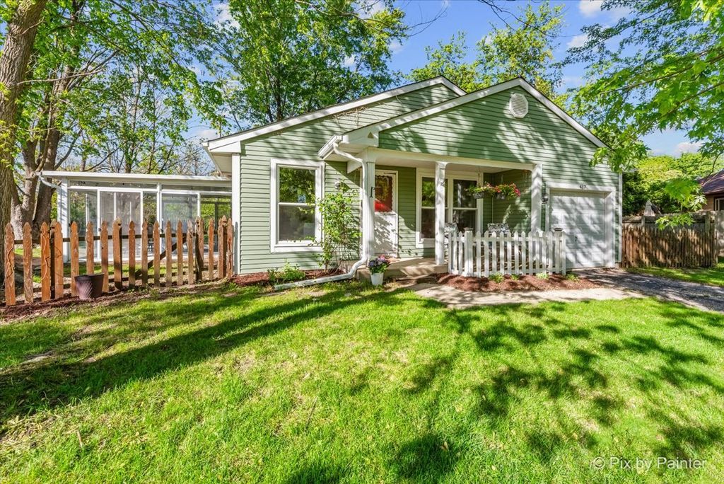 417 Bayview Avenue, Naperville, IL 60565