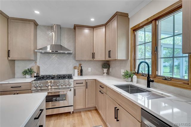 8610 Appleton Court, Clarence, NY 14051