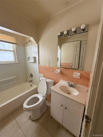 16580 Ward Avenue, Detroit, MI 48235