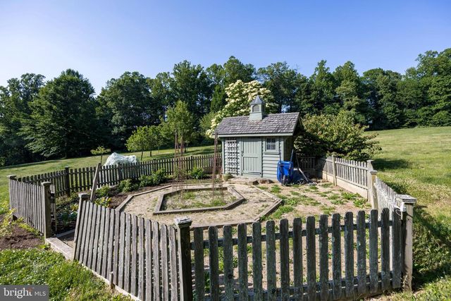 260 HOOD RD, West Grove, PA 19390