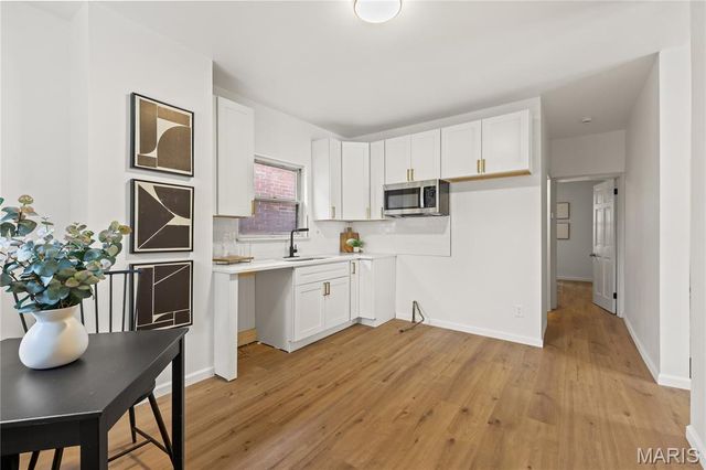 5223 Schollmeyer Avenue, St Louis, MO 63109