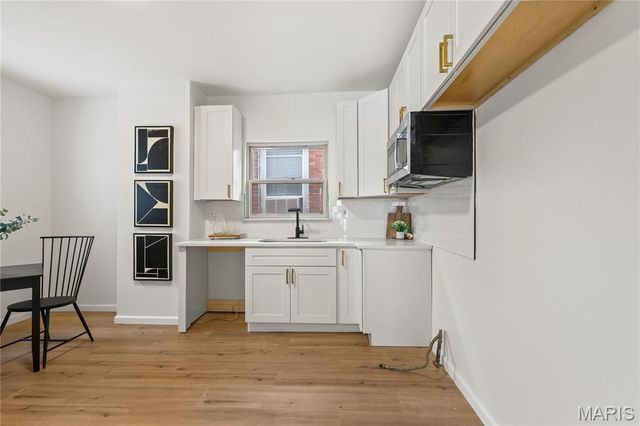 5223 Schollmeyer Avenue, St Louis, MO 63109