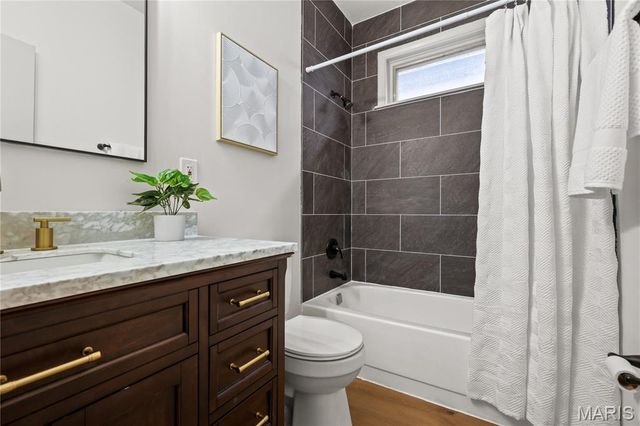 5223 Schollmeyer Avenue, St Louis, MO 63109