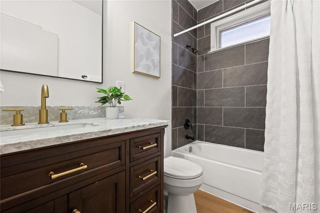 5223 Schollmeyer Avenue, St Louis, MO 63109