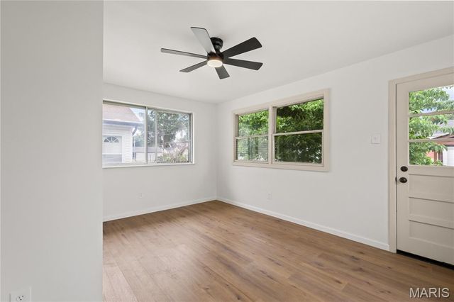 5223 Schollmeyer Avenue, St Louis, MO 63109