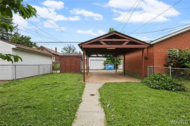 5223 Schollmeyer Avenue, St Louis, MO 63109