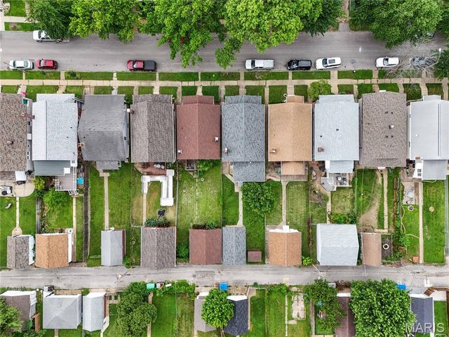 5223 Schollmeyer Avenue, St Louis, MO 63109