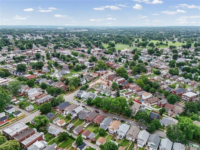 5223 Schollmeyer Avenue, St Louis, MO 63109