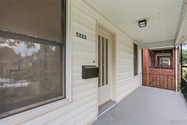 5223 Schollmeyer Avenue, St Louis, MO 63109