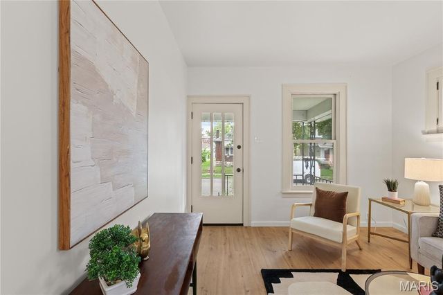 5223 Schollmeyer Avenue, St Louis, MO 63109