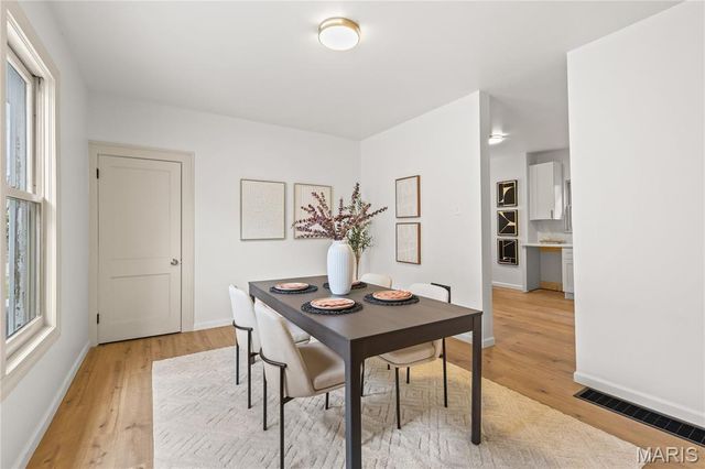 5223 Schollmeyer Avenue, St Louis, MO 63109