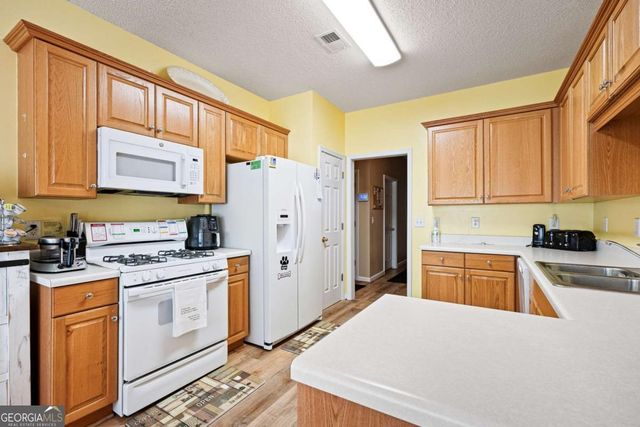 310 Hillcrest Drive, Hiram, GA 30141