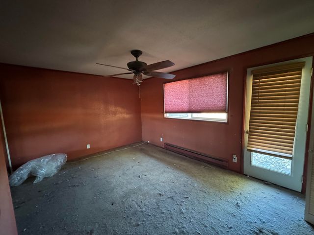 1234 NW 9th Street, Redmond, OR 97756