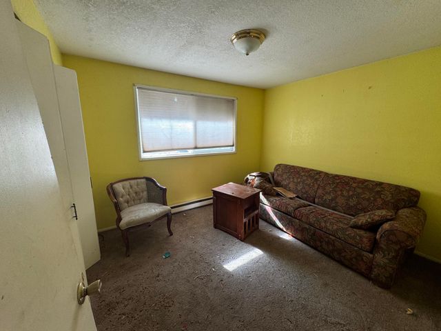 1234 NW 9th Street, Redmond, OR 97756