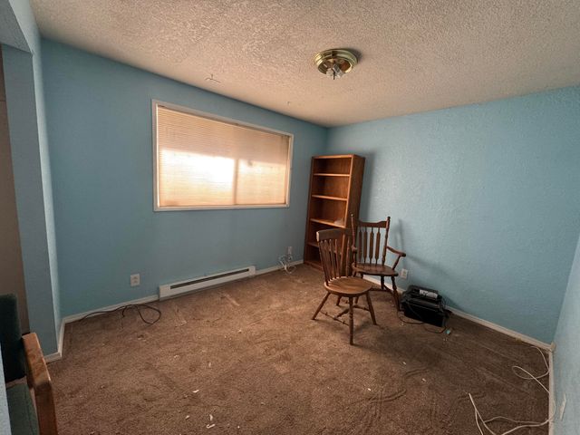1234 NW 9th Street, Redmond, OR 97756